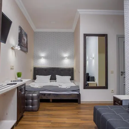 Mini Hotel Barvy Lvova On Hnatyuka St. Екстер'єр фото