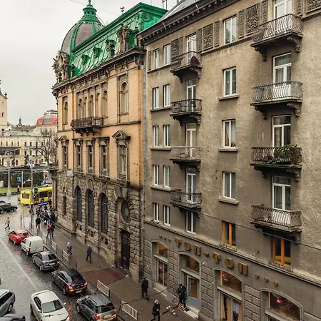 Mini Hotel Barvy Lvova On Hnatyuka St. Екстер'єр фото