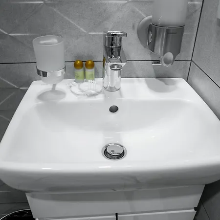 Mini Hotel Barvy Lvova On Hnatyuka St. Екстер'єр фото