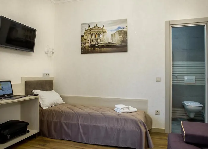 Mini Hotel Barvy Lvova On Hnatyuka St.