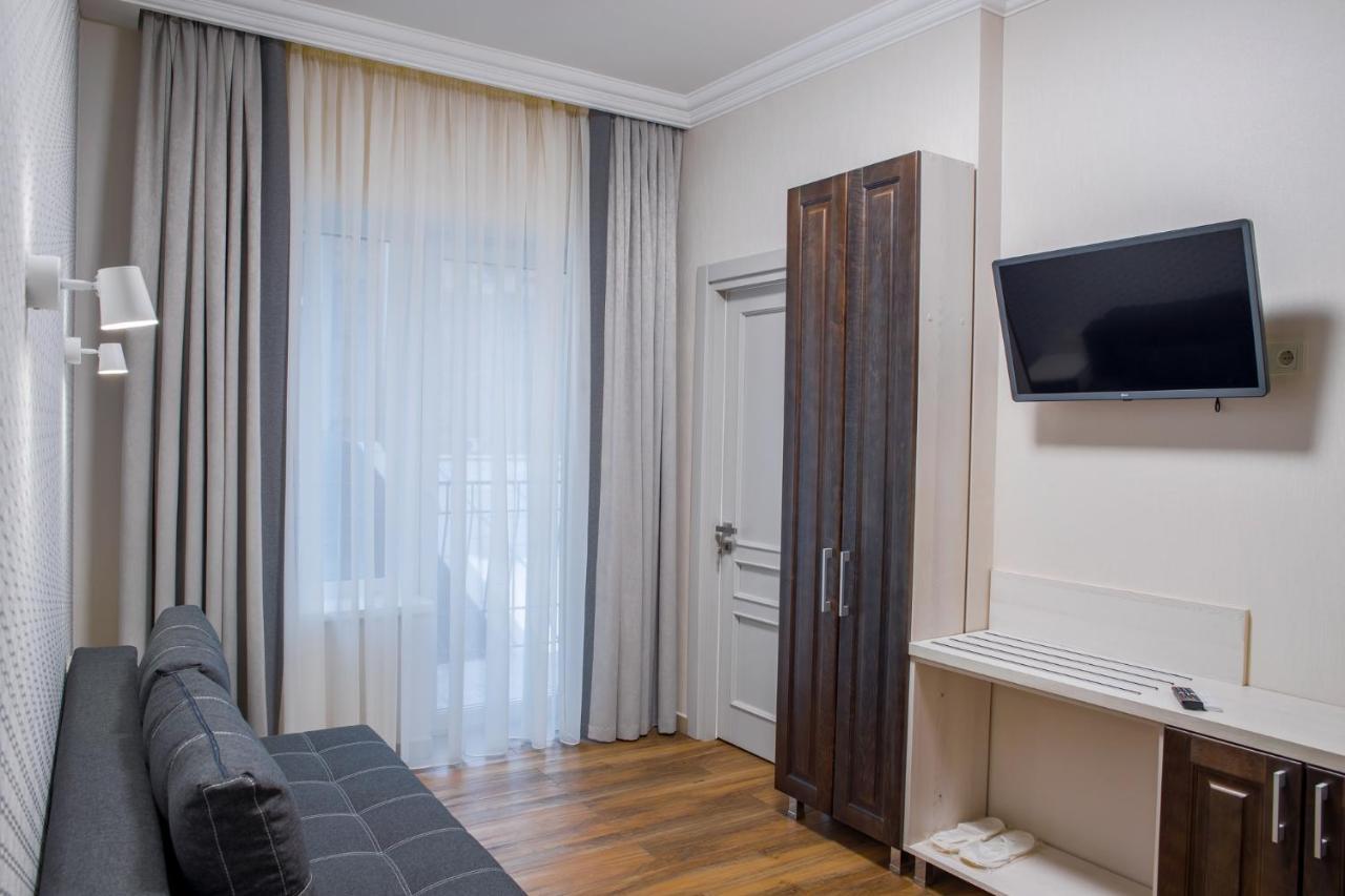 Hotel apartamentowy Mini Barvy Lvova On Hnatyuka St.