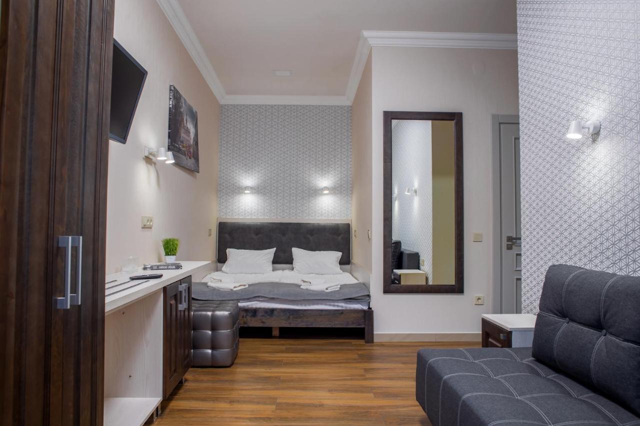 Hotel apartamentowy Mini Barvy Lvova On Hnatyuka St. *