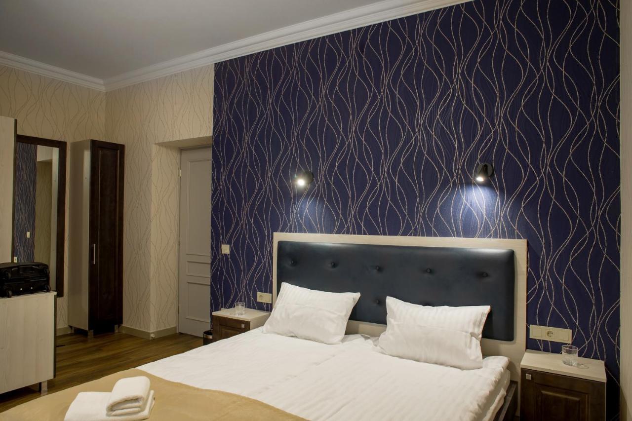 Mini Barvy Lvova On Hnatyuka St. Aparthotel *