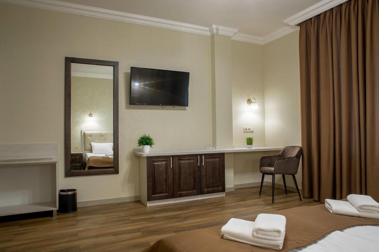 Mini Barvy Lvova On Hnatyuka St. Aparthotel *
