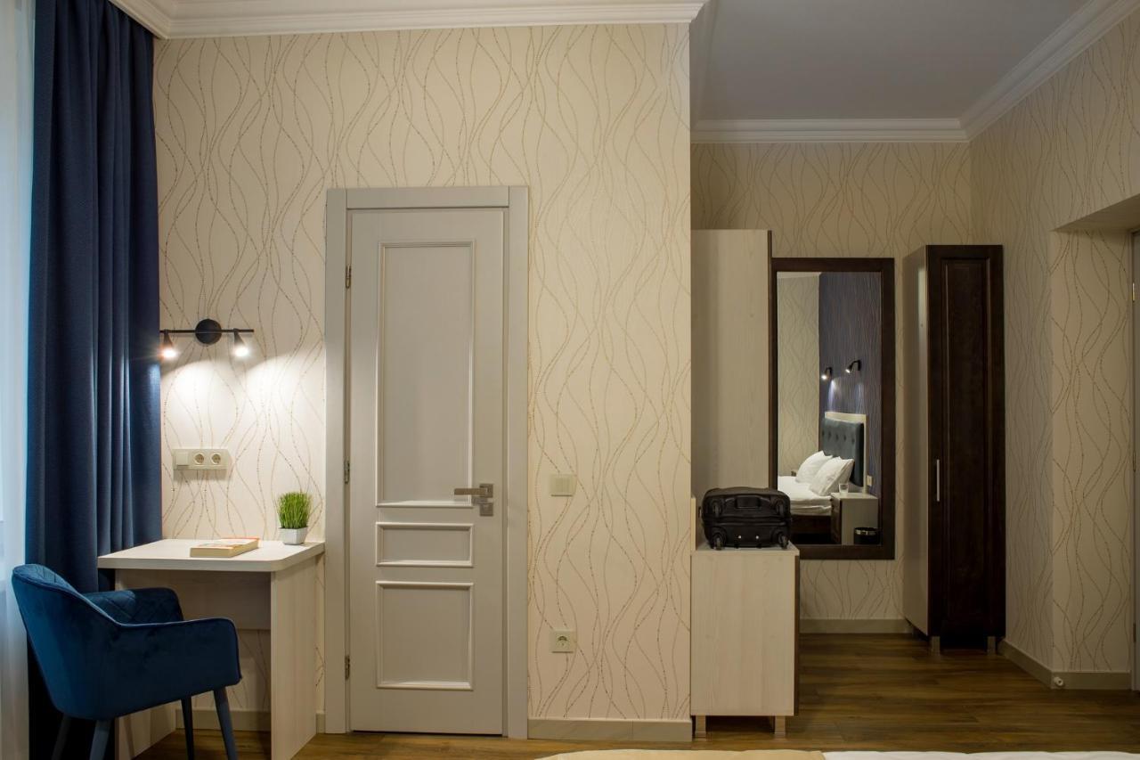 Mini Barvy Lvova On Hnatyuka St. Hotel apartamentowy