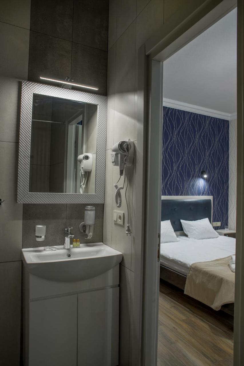 Hotel apartamentowy Mini Barvy Lvova On Hnatyuka St. Lwów