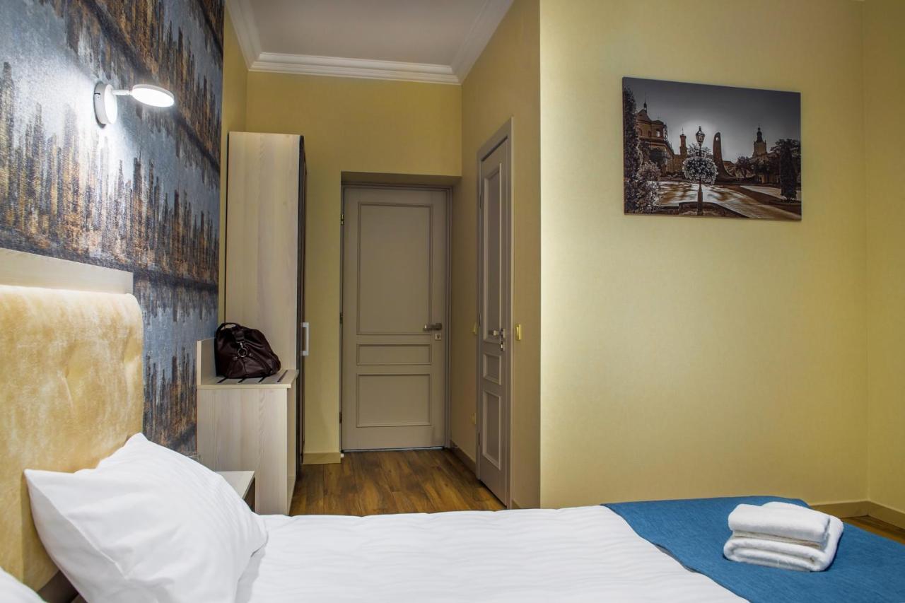 Hotel apartamentowy Mini Barvy Lvova On Hnatyuka St. *