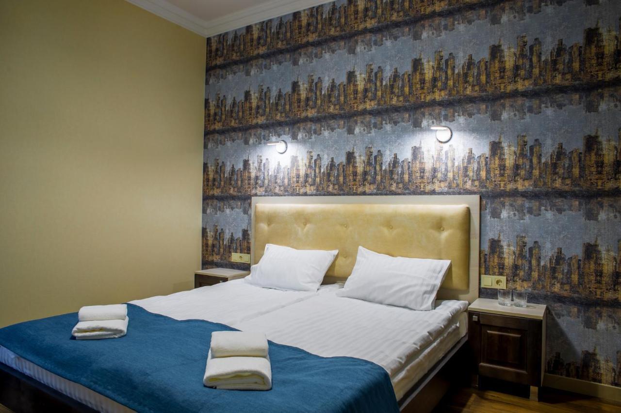 Mini Barvy Lvova On Hnatyuka St. Hotel apartamentowy Lwów