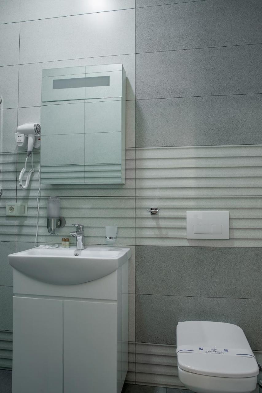 Hotel apartamentowy Mini Barvy Lvova On Hnatyuka St. Lwów